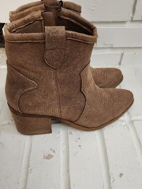 Dirty Laundry Women's Brown Suede Western-Style Ankle Booties, Size 10